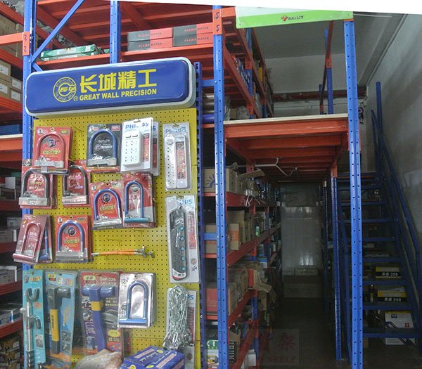 成都汽配倉庫貨架案例實(shí)拍圖